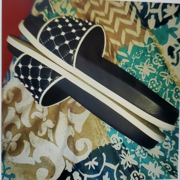 Valentino Free Tockstid Spike pool Slide Comes with dust bag and original box - Picture 7 of 12